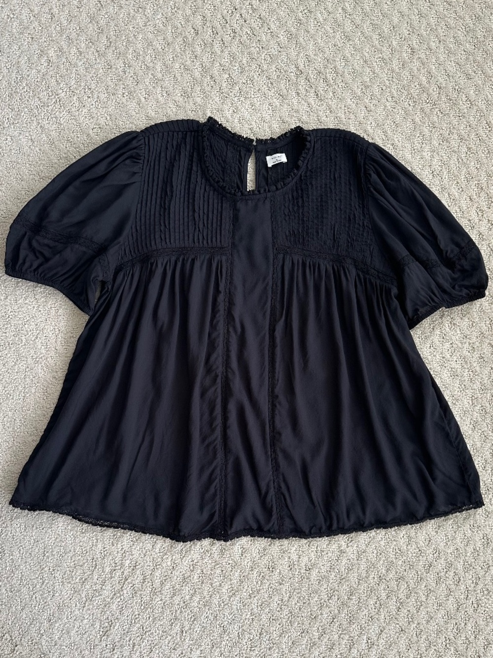 Aritzia Wilfred Wallflower Blouse Black Medium Romantic Relaxed Flowy Babydoll